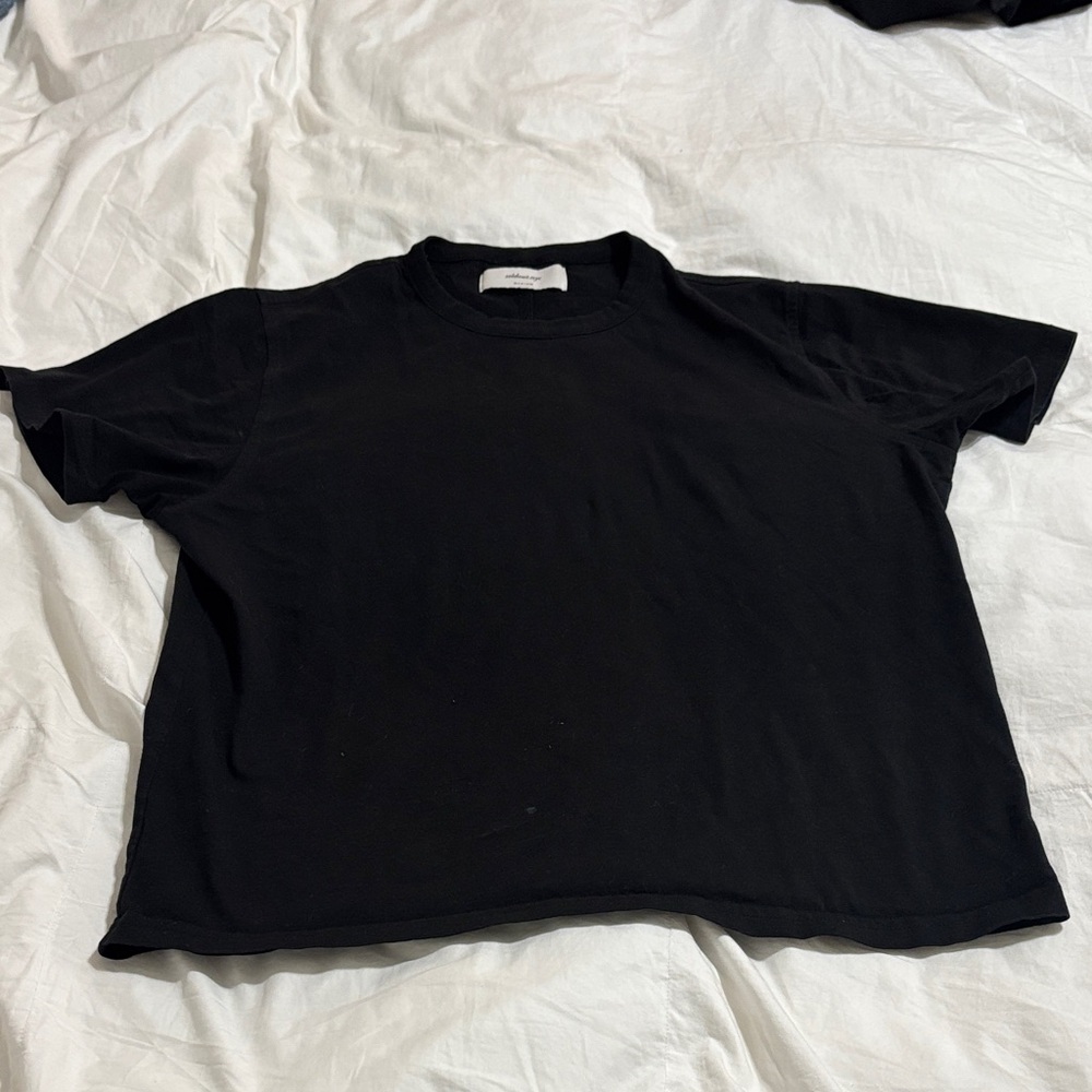 Sold out NYC Black Women's Short Sleeve Tee - Picture 2 of 8